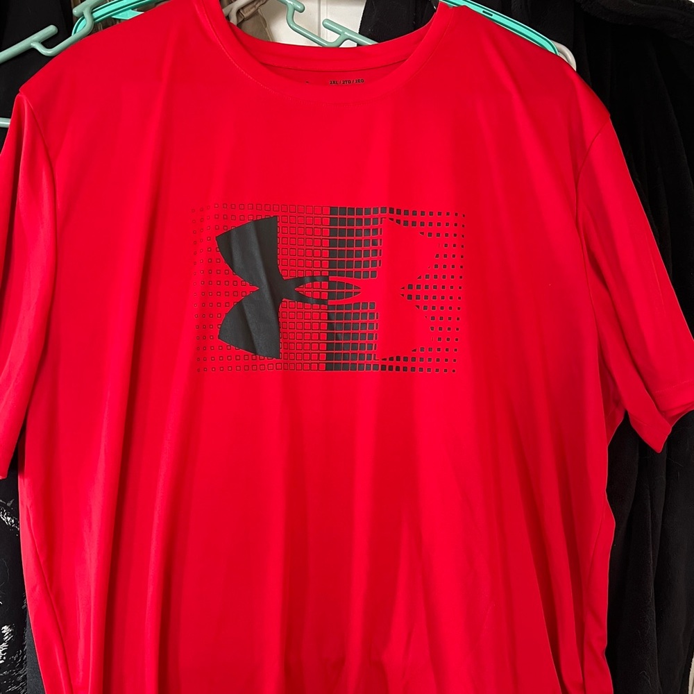Under armour workout shirt